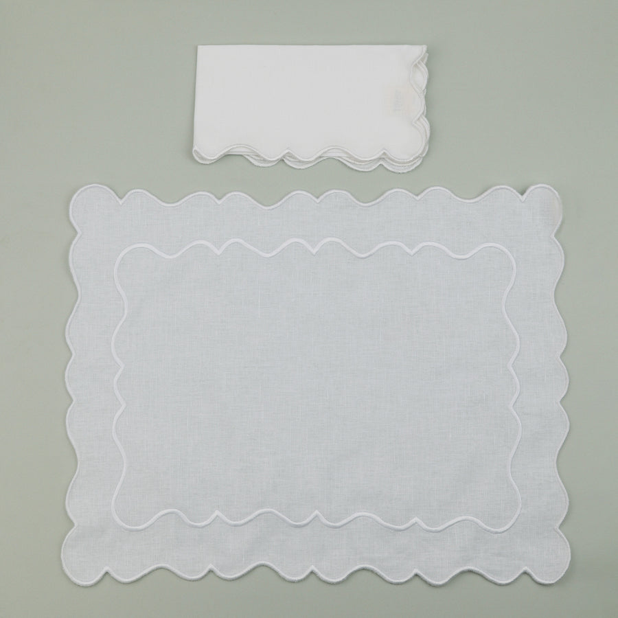 Set of Ondulado Napkin & Placemat, White with White Embroidery (4 Pcs Each)