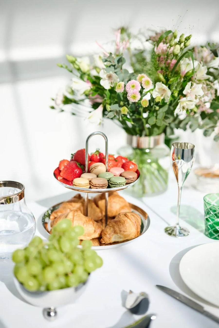 APUS 2-Tier Cake Stand