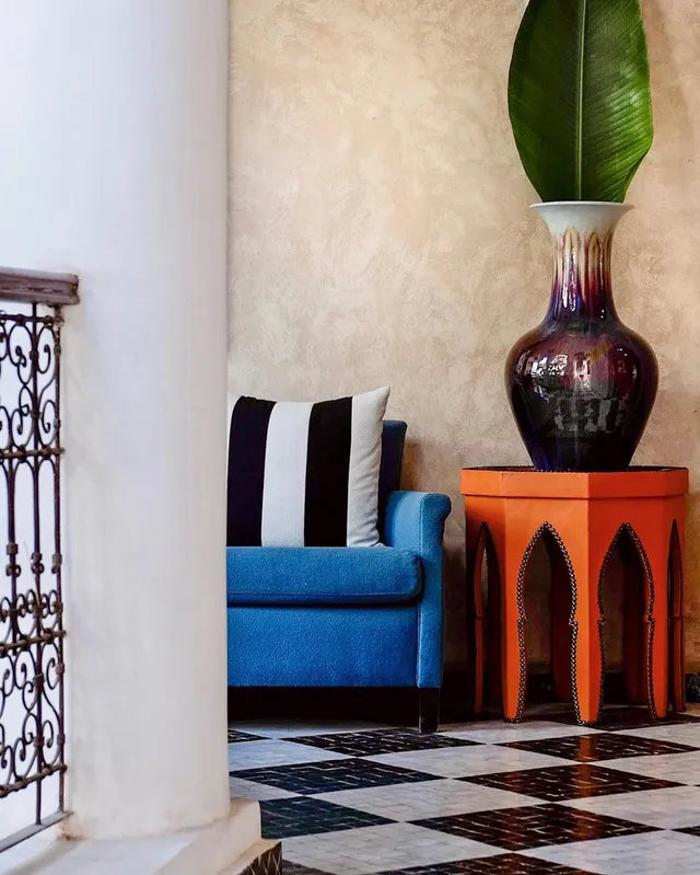 Crazy Vase Curved Top